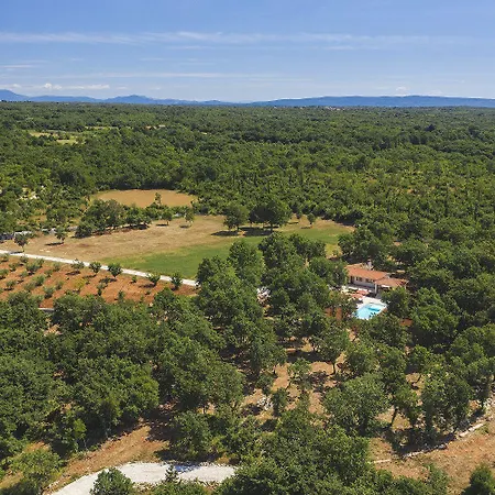 Mit Privatem Pool Und Grossem Grundstueck Holiday home *